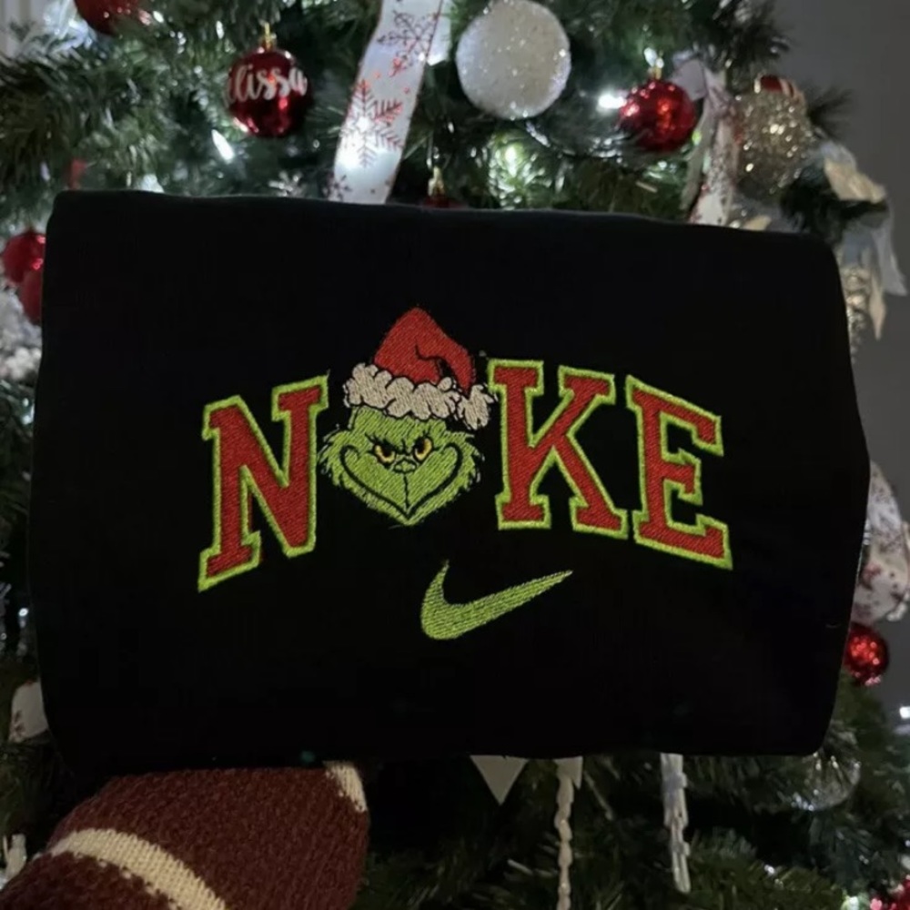 Nike Swoosh Grinch Hoodie Small